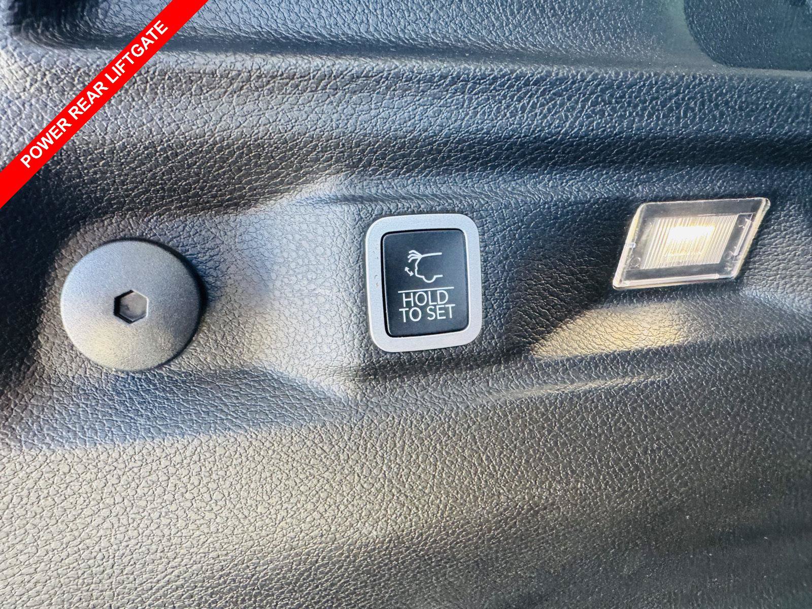 Used 2023 Jeep Grand Cherokee L Limited w/ Luxury Tech Group II AWD/4WD image 14