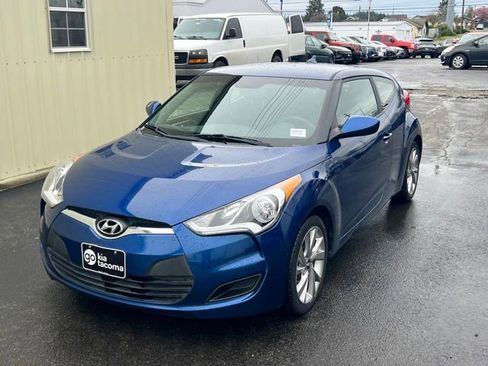 Used 2016 Hyundai Veloster FWD image 3