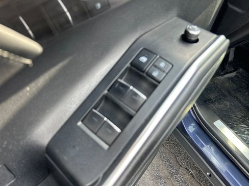 Used 2021 Toyota Highlander Limited image 19