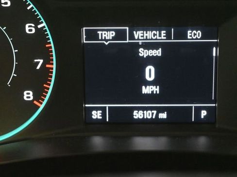 Used 2023 Chevrolet Traverse LT FWD image 15