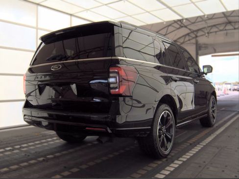 Used 2023 Ford Expedition Limited RWD image 2