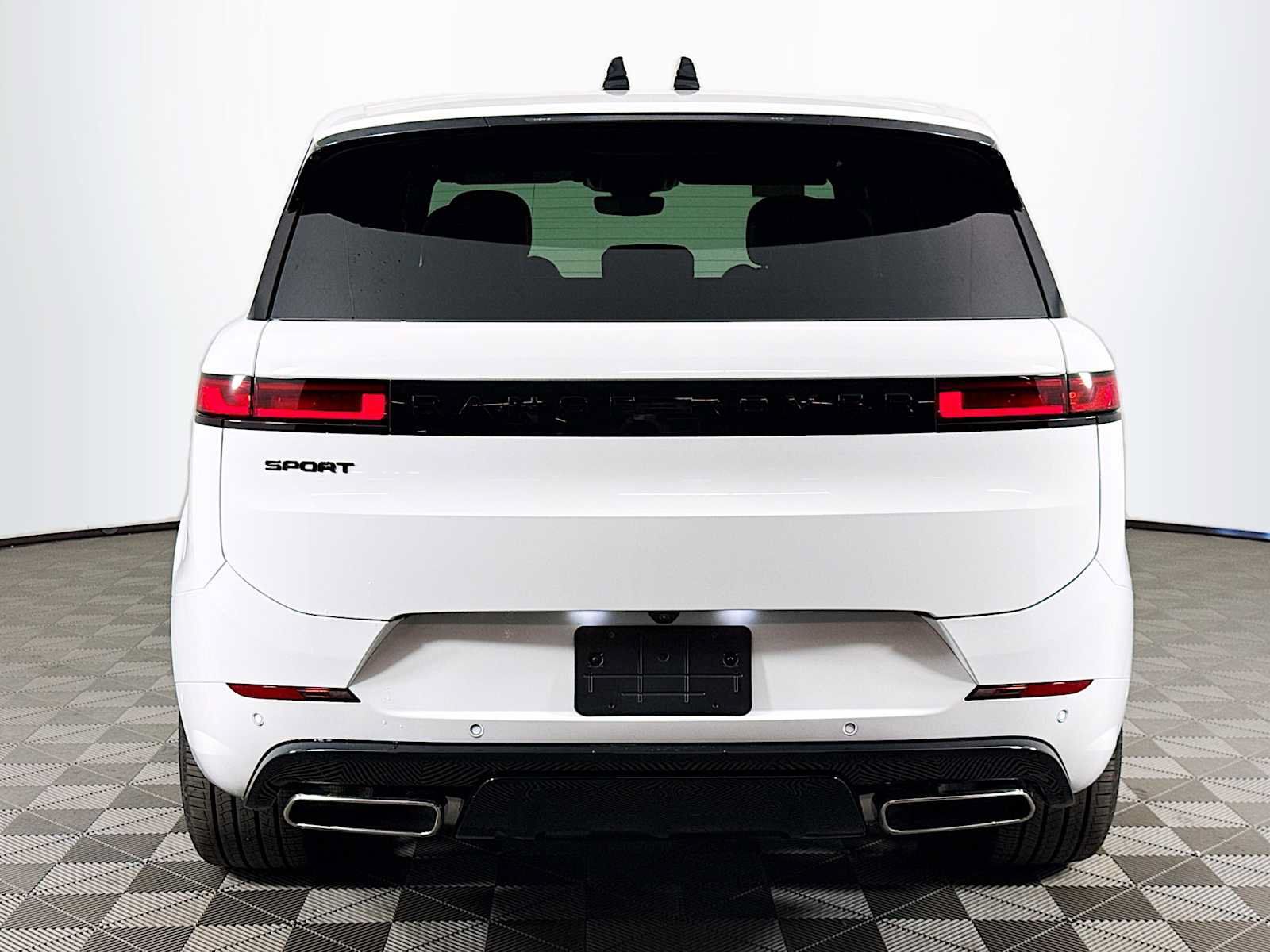 New 2026 Land Rover Range Rover Sport Dynamic SE AWD/4WD image 6