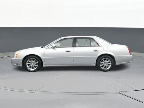 Used 2010 Cadillac DTS Luxury image 8