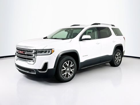 Used 2023 GMC Acadia SLE w/ Driver Convenience Package image 3