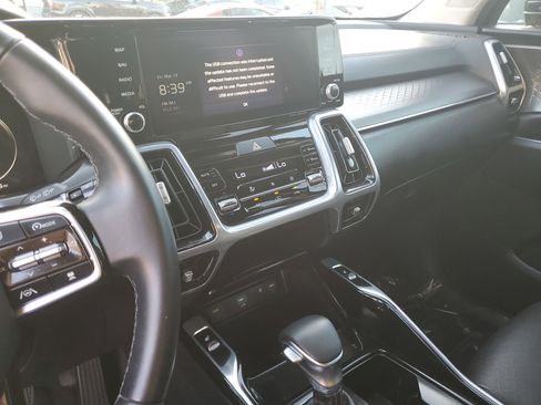 Used 2023 Kia Sorento SX image 27