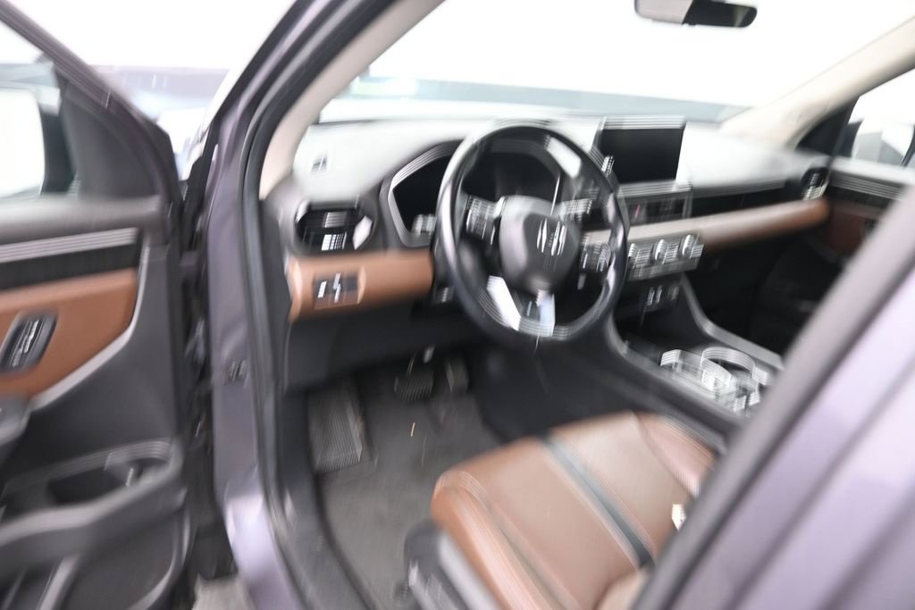 Used 2024 Honda Pilot Elite image 12