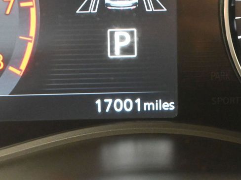 Used 2023 Nissan Kicks SR image 39