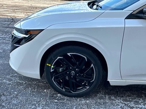 New 2026 Nissan Sentra SR w/ SR Premium Package FWD image 7