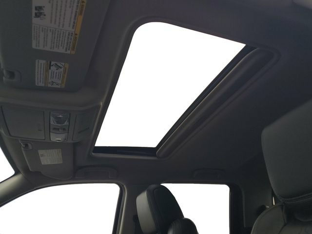 Used 2024 Nissan Frontier SL w/ Technology Package RWD image 11