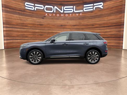 Used 2022 Lincoln Corsair Reserve image 2