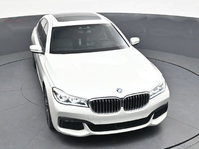 Used 2019 BMW 750i xDrive w/ Executive Package AWD/4WD image 31