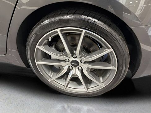 Used 2025 Genesis G70 2.5T image 35