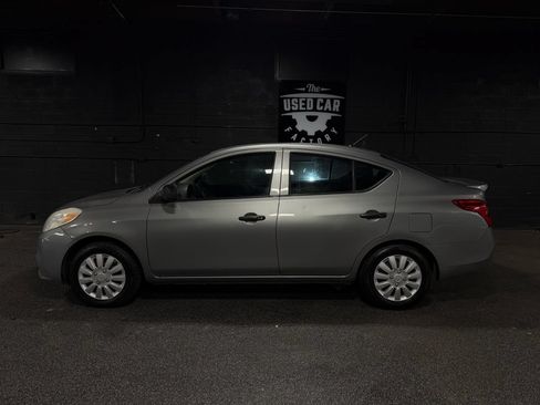 Used 2014 Nissan Versa S Plus FWD image 2