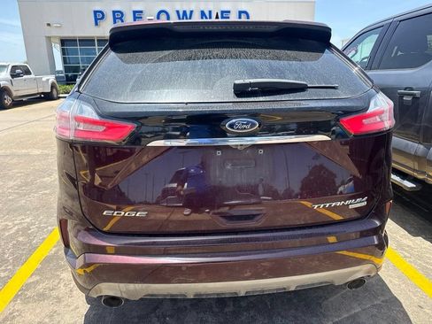 Used 2019 Ford Edge Titanium w/ Equipment Group 301A FWD image 4