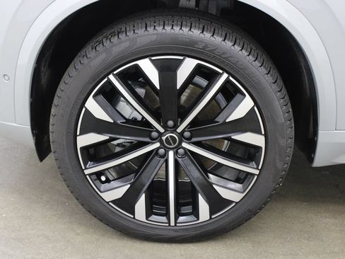 New 2026 Volvo XC90 B6 Plus w/ Protection Package Premier AWD/4WD image 30