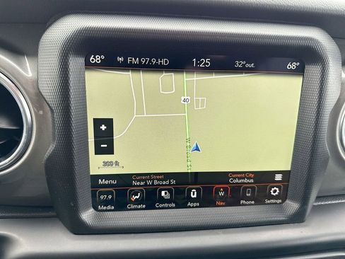 Used 2022 Jeep Wrangler Unlimited Sahara AWD/4WD image 18