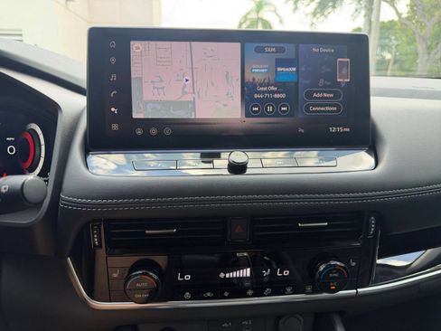 Used 2026 Nissan Rogue SL FWD image 17
