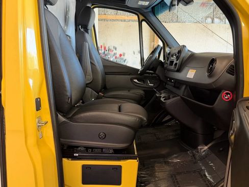 Used 2021 Mercedes-Benz Sprinter 3500 w/ Comfort Plus Package image 21