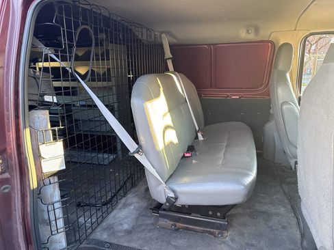 Used 2010 Ford E-250 and Econoline 250 image 6