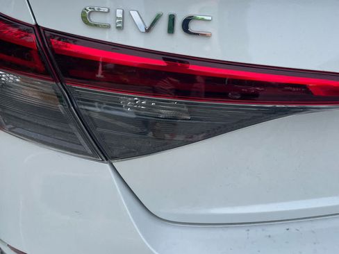 Used 2023 Honda Civic EX image 4