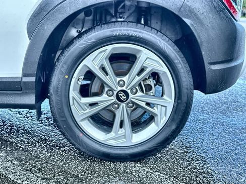 Used 2023 Hyundai Kona SEL AWD/4WD image 11