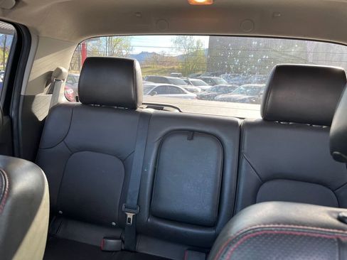 Used 2011 Nissan Frontier PRO-4X w/ Pro-4x Luxury Pkg image 10