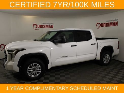 Used 2022 Toyota Tundra SR5 w/ SR5 Convenience Package AWD/4WD image 4