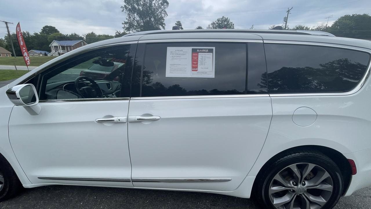 Used 2020 Chrysler Pacifica Limited FWD image 4