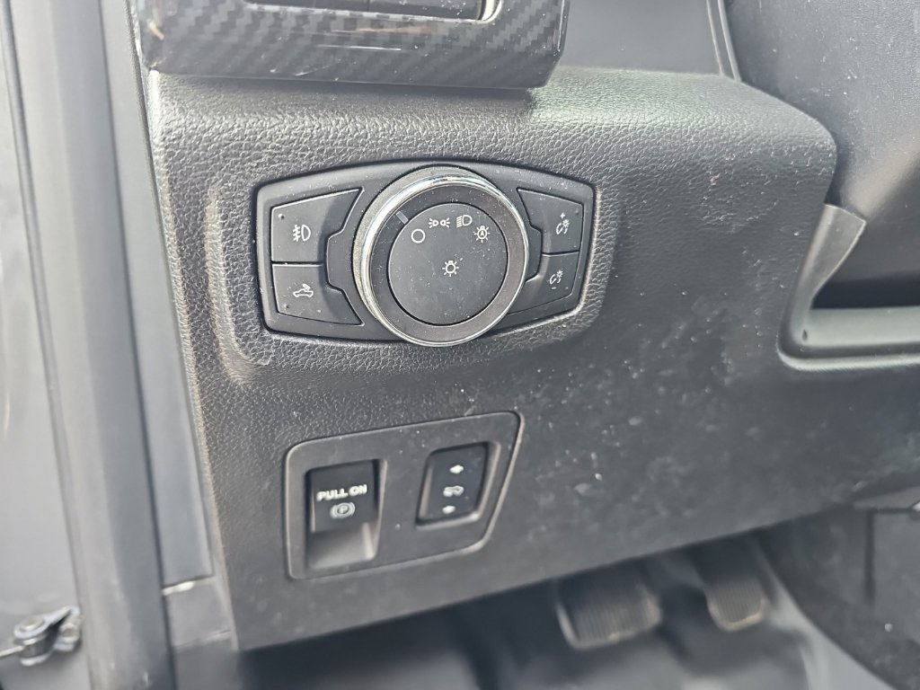 Used 2018 Ford F150 Lariat w/ Equipment Group 502A Luxury AWD/4WD image 15