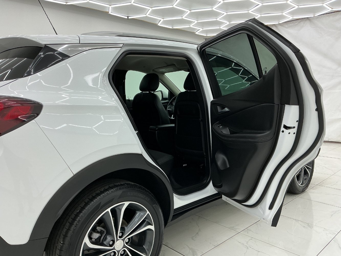 Used 2021 Buick Encore GX Select FWD image 23