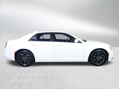 Used 2018 Chrysler 300 S AWD/4WD image 8