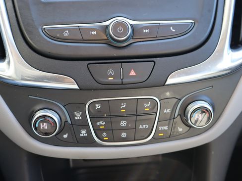 Used 2023 Chevrolet Equinox LT w/ Driver Convenience Package image 27