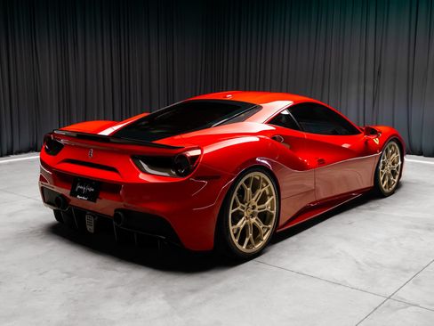 Used 2018 Ferrari 488 GTB RWD image 40