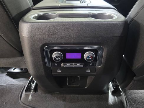 Used 2024 Chevrolet Suburban LT w/ LT Signature Package image 13