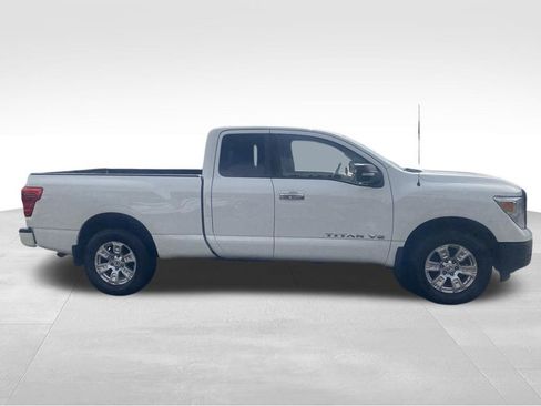 Used 2018 Nissan Titan SV w/ SV Convenience Package image 23