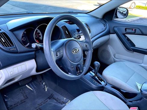 Used 2010 Kia Forte EX image 9