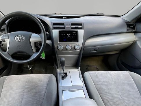 Used 2010 Toyota Camry LE FWD image 7