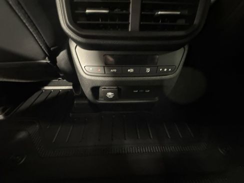 Used 2025 Honda Pilot TrailSport image 30