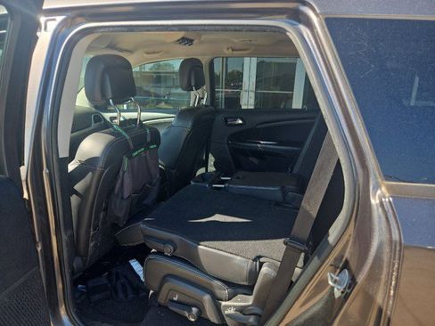 Used 2015 Dodge Journey Crossroad w/ Flexible Seating Group image 9