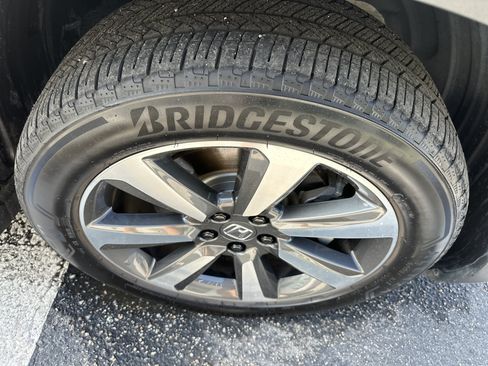 Used 2024 Honda Pilot Elite image 6