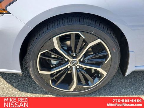 New 2025 Nissan Altima 2.5 SR image 8