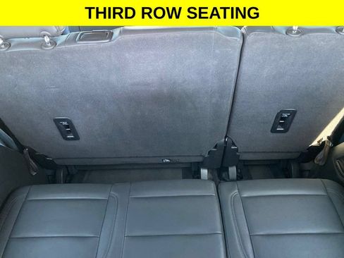 Used 2025 Chevrolet Tahoe LT RWD image 8