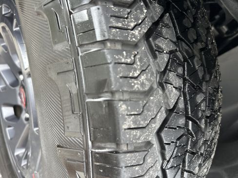 Used 2025 Nissan Frontier Pro-X RWD image 14