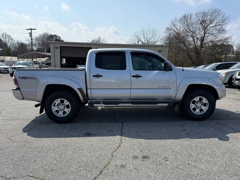 Used 2012 Toyota Tacoma 4x4 Double Cab w/ TRD Off-Road Pkg image 8