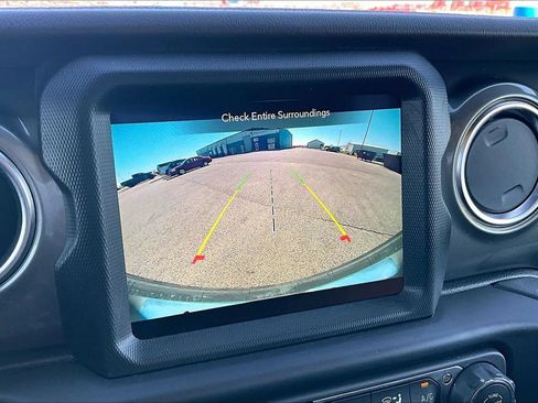 Used 2021 Jeep Wrangler Unlimited Sahara w/ Uconnect 4C Nav & Sound Group AWD/4WD image 20