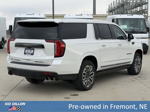 Used 2023 GMC Yukon XL Denali Ultimate image 4