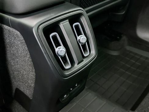 Used 2023 Volvo XC40 Recharge Ultimate w/ Protection Package Premier AWD/4WD image 26