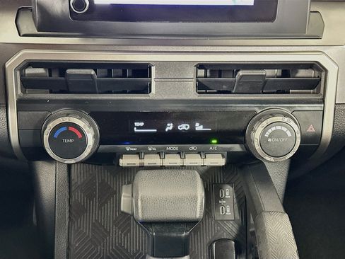Used 2025 Toyota 4Runner SR5 AWD/4WD image 23