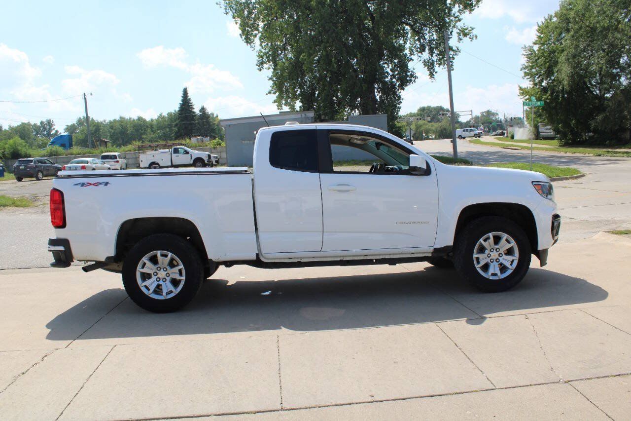 Used 2022 Chevrolet Colorado LT w/ Fleet Safety Package AWD/4WD image 4