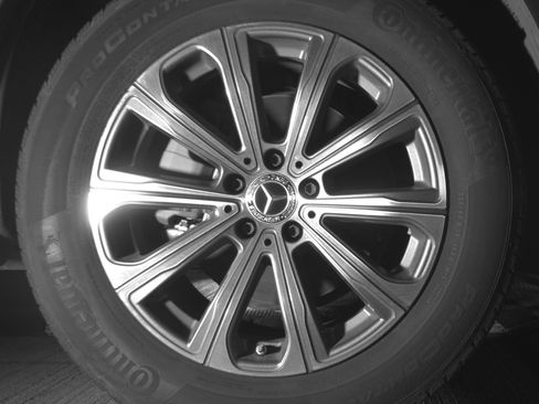 Used 2024 Mercedes-Benz GLC 300 4MATIC image 13